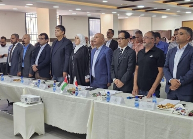 أبو هولي والسفير الياباني يطلقان مشروع تحسين مخيم الأمعري