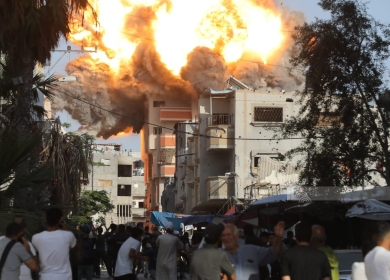 شهداء ومصابون في قصف الاحتلال منزلا في جباليا