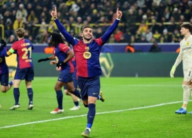 توريس يقود برشلونة لفوز مثير على دورتموند بدوري أبطال أوروبا