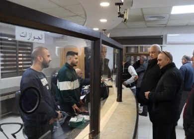 وزير الداخلية ومحافظ جنين يتفقدان عددًا من المؤسسات الحكومية والرسمية في مدينة جنين