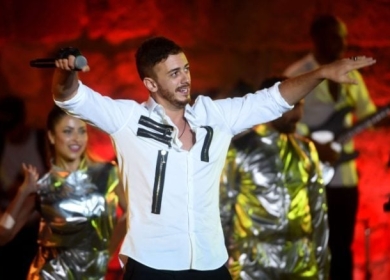 سعد لمجرد يتحول إلى الكوميديا