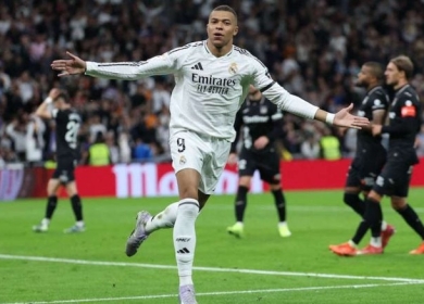 “يويفا” يقرر تغريم مبابي وروديجر