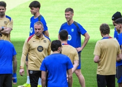 يامال ورافينيا وبيدري يصنعون مجدا جديدا لبرشلونة في بداية رائعة لحقبة فليك