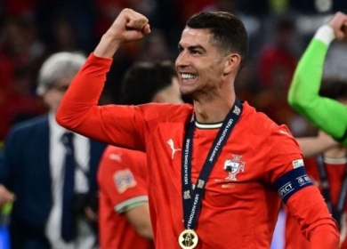 رونالدو يبكي فرحا بعد قيادة البرتغال للقبها الثاني في دوري الأمم الأوروبية
