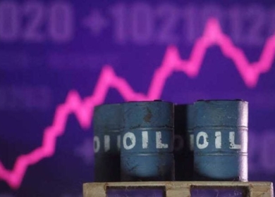 النفط يرتفع بعد اتفاق أوروبي على عقوبات جديدة على روسيا