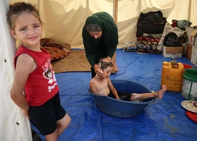 الأونروا: غزة تعاني نقصا حادا في مستلزمات النظافة والصابون بات نادرا