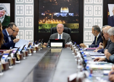 مجلس الوزراء يطالب بإجراءات دولية ملزمة لوقف الحرب على غزة والمخططات الاستعمارية في القدس