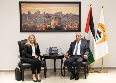 الشيخ يبحث مع القنصل البريطانية مستجدات الأوضاع واستمرار حرب الإبادة في غزة