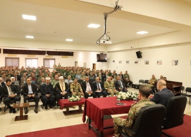 الهباش يلتقي محافظ أريحا ويلقي محاضرة عن الوسطية في الإسلام في هيئة التدريب العسكري