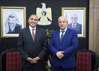 وزير الداخلية يبحث مع السفير المغربي تعزيز التعاون بين البلدين