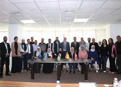 "الزراعة" توقّع الدفعة الرابعة من اتفاقيات منح الاستثمار الزراعي بقيمة 3 مليون شيكل