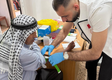 1500 مستفيد من حملاتها الطبية: "بيت مال القدس" تنفذ يوما طبيا مجانيا في مخماس
