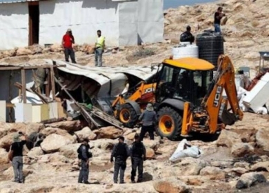 الاحتلال يهدم بركسات تجارية وبسطات شمال جنين