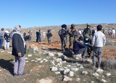 الاحتلال يشرعن بؤرة استيطانية جديدة على أراضي المواطنين في محافظة رام الله