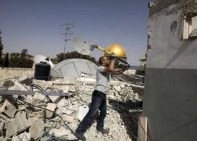 الاحتلال يجبر مقدسيا على هدم منزله في جبر المكبر بالقدس