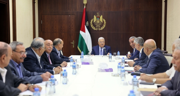 الرئيس يترأس اجتماع اللجنة التنفيذية.